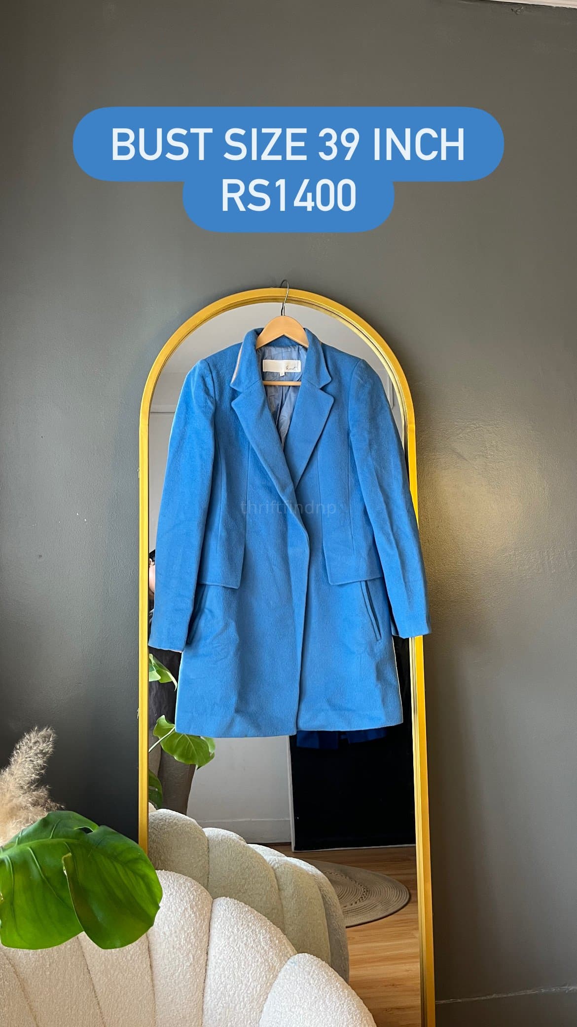 Blue coats - Image 1