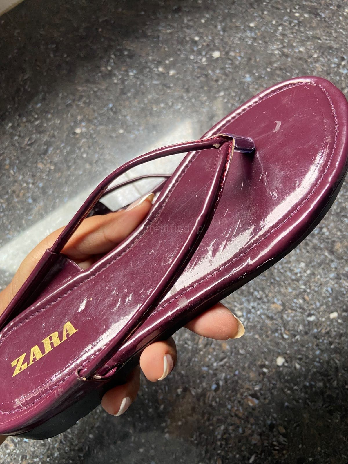 Maroon slipper - Image 1